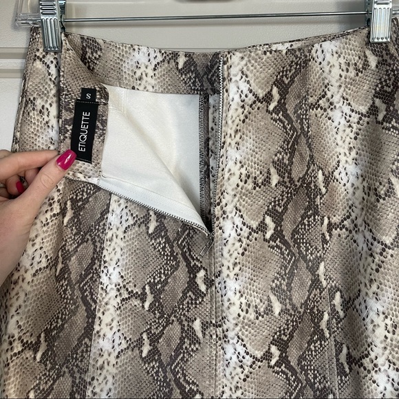 High-Waisted Faux Snake/Python Leather Skin Mini Skirt - Sz S - Picture 6 of 6
